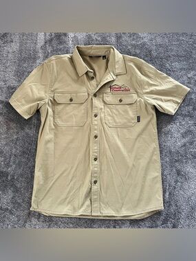 Kuiu Shirt Mens Large Tan Button Up Hunting Hiking Outdoors Hunter Hiker Logo